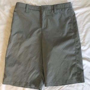 Boys size 14 gray UA shorts